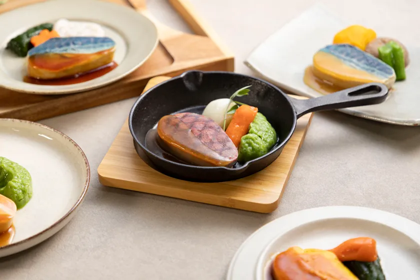 ナコムの冷凍介護食「最幸のやわらぎ」の盛り付け例